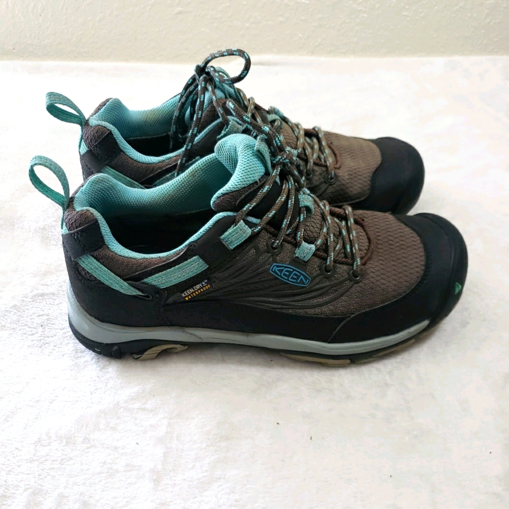 KEEN DRY Waterproof Hiking Shoes EUC 7.5 Women's